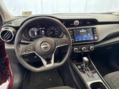 Used 2024 Nissan Kicks SV image 9