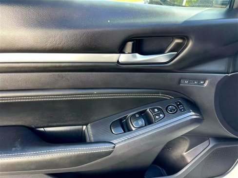 Used 2019 Nissan Altima 2.0 Edition One image 6