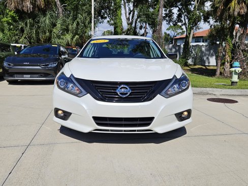 Used 2018 Nissan Altima 2.5 SR w/ SR Midnight Edition image 2