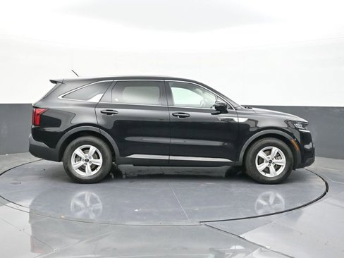 Used 2021 Kia Sorento LX image 17