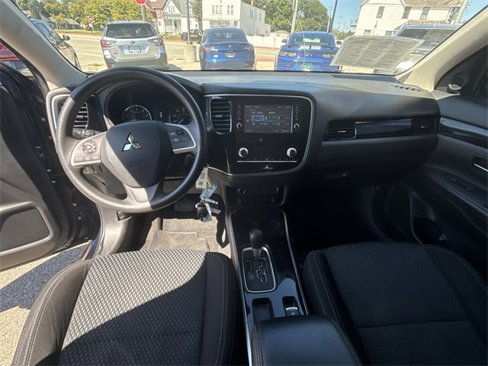 Used 2020 Mitsubishi Outlander ES image 18