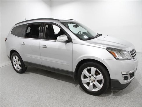 Used 2017 Chevrolet Traverse LT w/ Style and Technology Package image 1