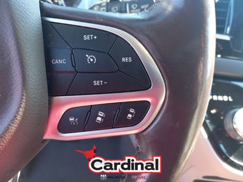 Used 2020 Chrysler Pacifica Touring-L w/ Tire & Wheel Group image 28