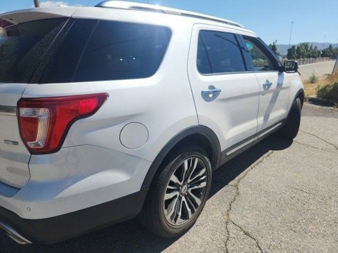 Used 2016 Ford Explorer Platinum image 4