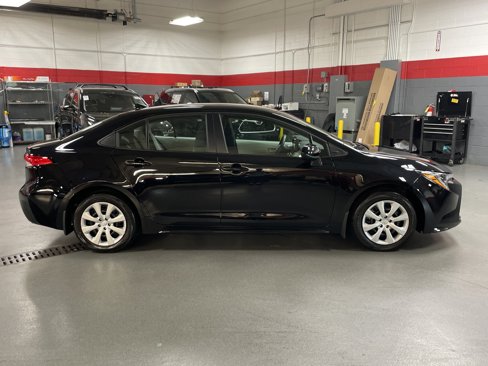Used 2025 Toyota Corolla LE image 11