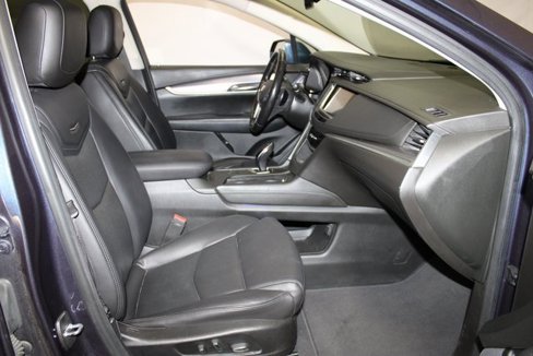 Used 2018 Cadillac XT5 Luxury w/ Driver Awareness Package image 12