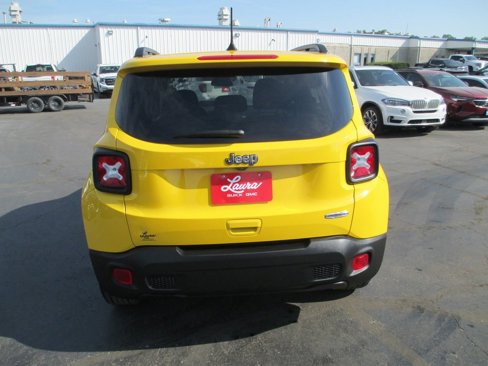 Used 2019 Jeep Renegade Latitude image 5