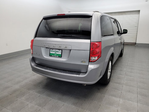 Used 2019 Dodge Grand Caravan SXT image 7
