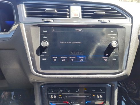 Used 2022 Volkswagen Tiguan SE image 30