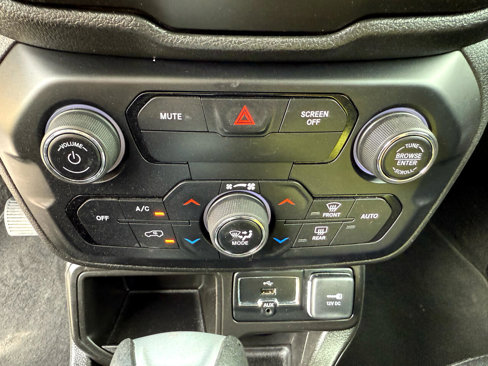 Used 2020 Jeep Renegade Sport image 33