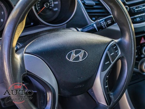 Used 2016 Hyundai Elantra SE image 20