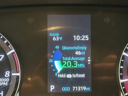Used 2021 Toyota Highlander LE image 18
