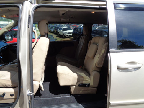 Used 2013 Dodge Grand Caravan SXT image 15