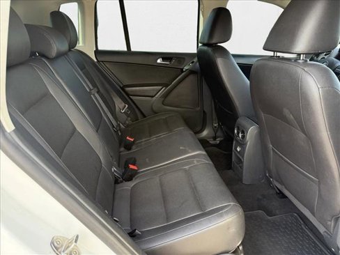 Used 2016 Volkswagen Tiguan S image 19