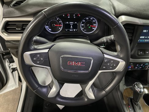 Used 2019 GMC Acadia SLE image 17