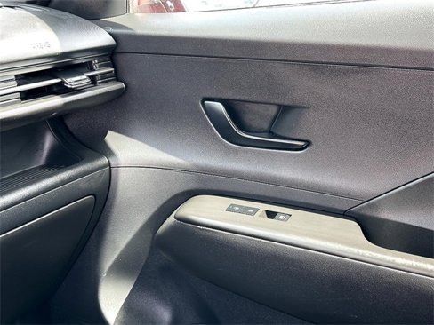 Used 2025 Hyundai Kona SEL image 24