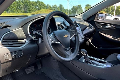 Used 2023 Chevrolet Malibu LT image 17