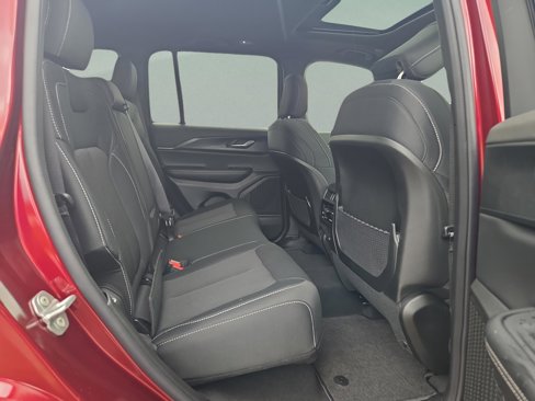 New 2025 Jeep Grand Cherokee Laredo image 21