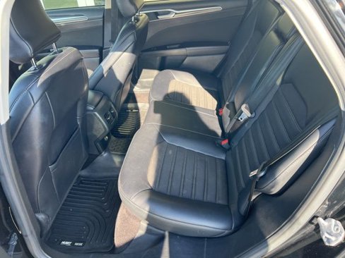 Used 2017 Ford Fusion SE w/ Equipment Group 201A image 16