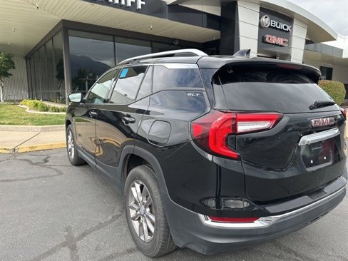 Used 2024 GMC Terrain SLT image 9