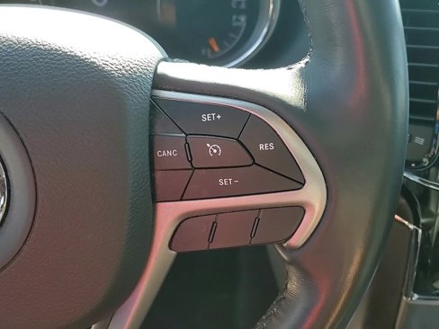 Used 2019 Jeep Grand Cherokee Limited image 17