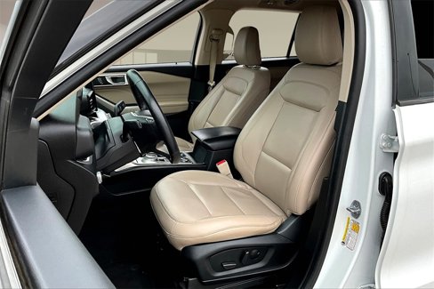 Used 2022 Ford Explorer XLT w/ Equipment Group 202A image 24