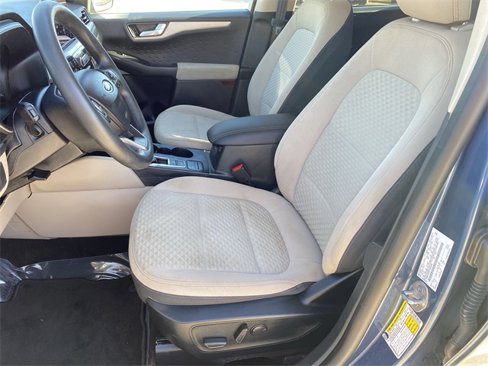 Used 2020 Ford Escape SE image 10