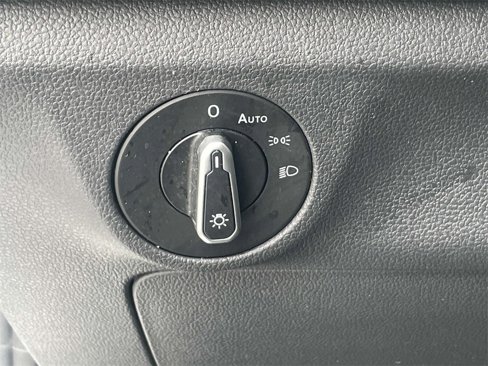 Certified 2021 Volkswagen Jetta SE w/ SE Cold Weather Package image 22