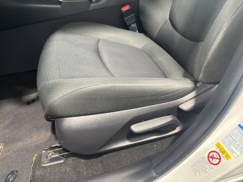 Used 2019 Toyota RAV4 LE image 34