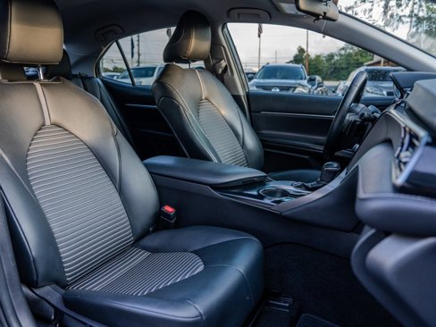 Used 2019 Toyota Camry SE image 30