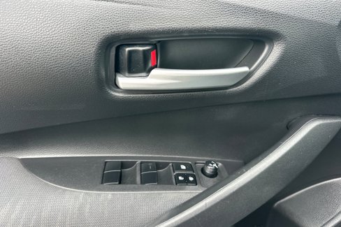 Used 2021 Toyota Corolla LE image 11