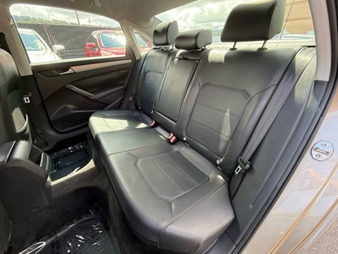 Used 2015 Volkswagen Passat 1.8T S image 19