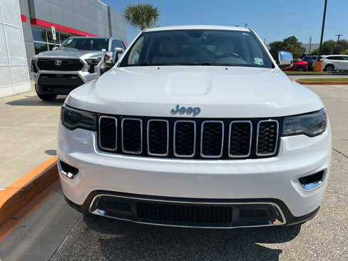 Used 2017 Jeep Grand Cherokee Limited w/ Luxury Group II image 3