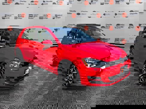 Used 2017 Volkswagen Golf SE image 7