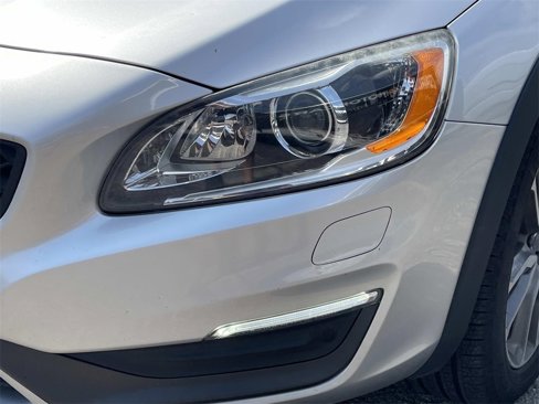 Used 2015 Volvo V60 T5 Cross Country Platinum w/ Protection Package image 9