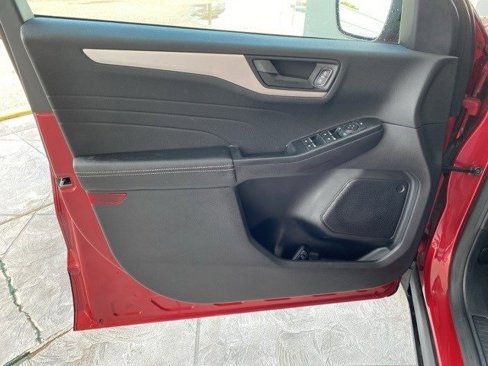 Certified 2022 Ford Escape SE w/ SE Sport Appearance Package image 8
