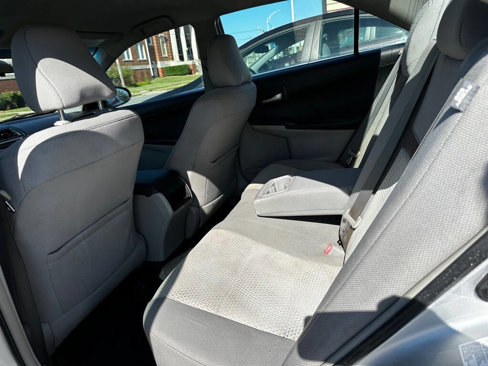 Used 2013 Toyota Camry L image 9