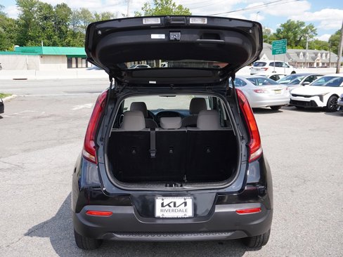 Used 2022 Kia Soul LX image 16