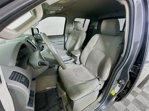 Used 2015 Nissan Frontier SV image 18