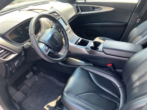 Used 2019 Lincoln Nautilus Premier image 13