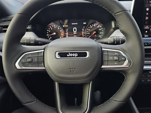 New 2025 Jeep Compass Latitude image 23