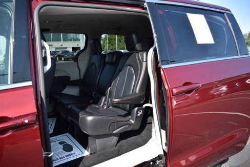 Used 2019 Chrysler Pacifica LX image 31