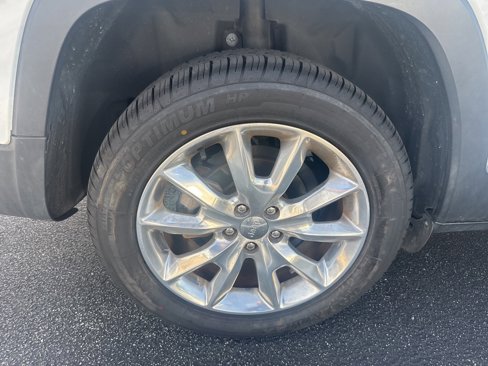 Used 2016 Jeep Cherokee Limited image 11