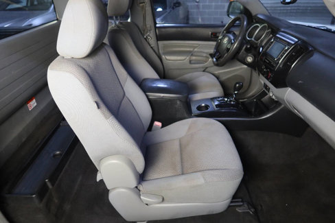 Used 2015 Toyota Tacoma 2WD Access Cab image 13