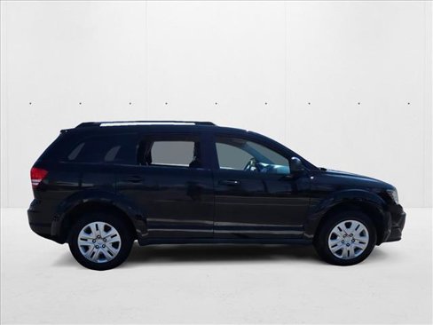 Used 2017 Dodge Journey SE image 4
