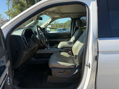 Used 2018 Ford Expedition Limited w/ Equipment Group 301A image 21