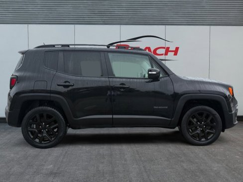 Used 2017 Jeep Renegade Altitude image 5