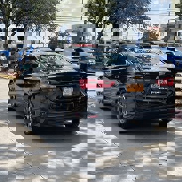 Used 2023 Chevrolet Malibu LT image 3
