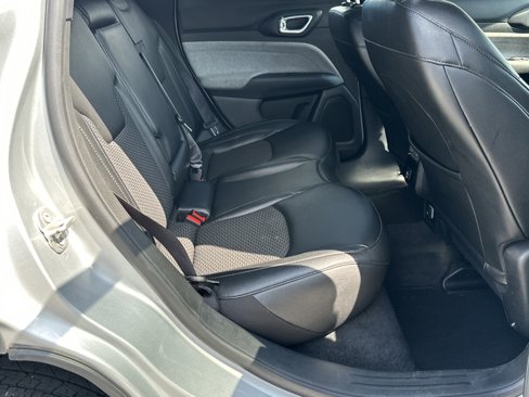 Used 2024 Jeep Compass Latitude image 15