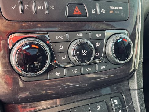 Used 2017 Buick Enclave Premium image 16